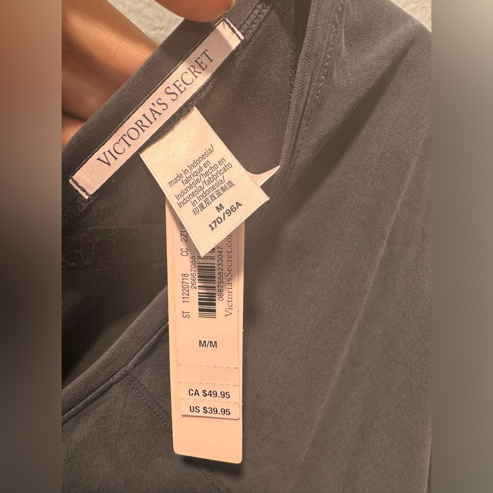 NWT Victoria's Secret  top - Picture 5 of 6